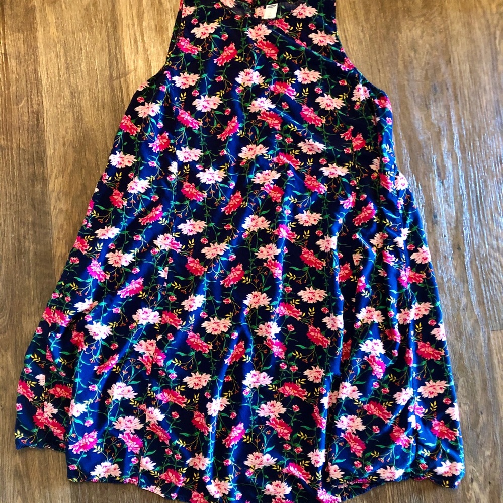 Dress - Picture 2 of 4